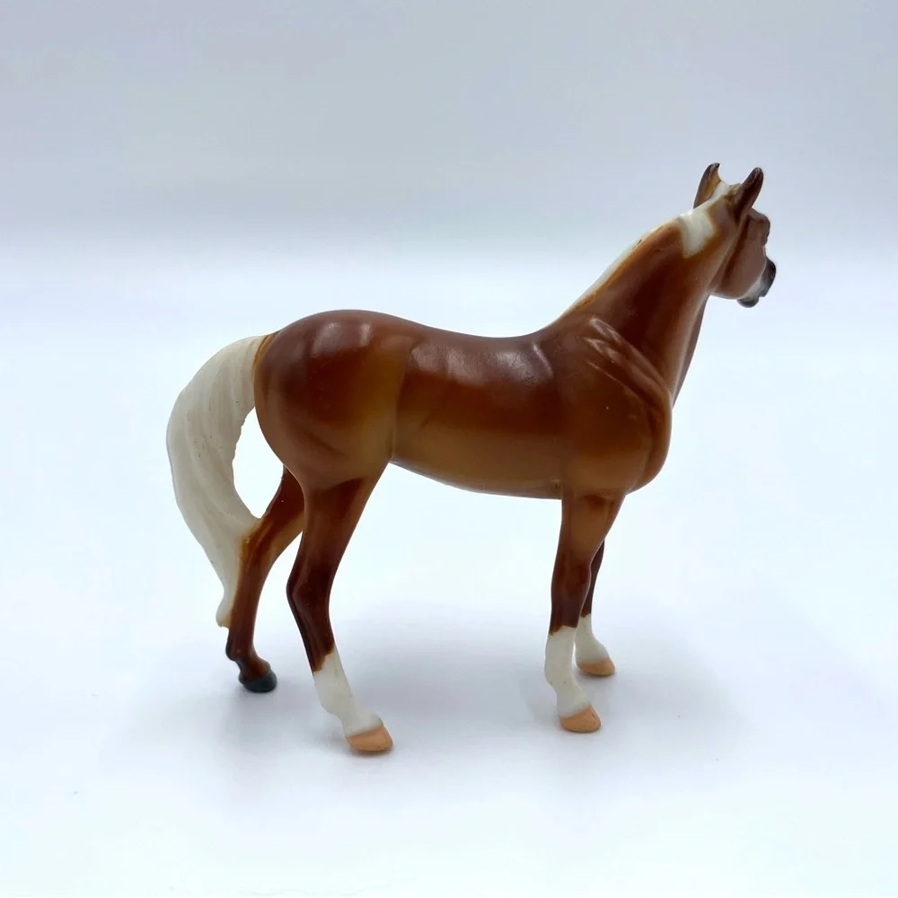 Breyer Stablemates Standing Stock Horse G3 - 5621 - Palomino - 2007 - Picture 3 of 8